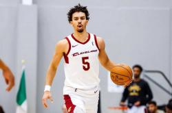 伯纳德加(jiā)盟(méng)明尼(ní)苏达森林狼，夏聯(lián)表现蒙羞(xiū)