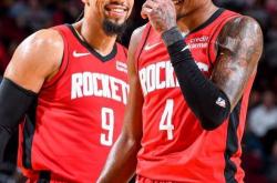 关键时刻12中8，稳砍26分！火箭队火力升级，杜兰特完胜杰伦格林