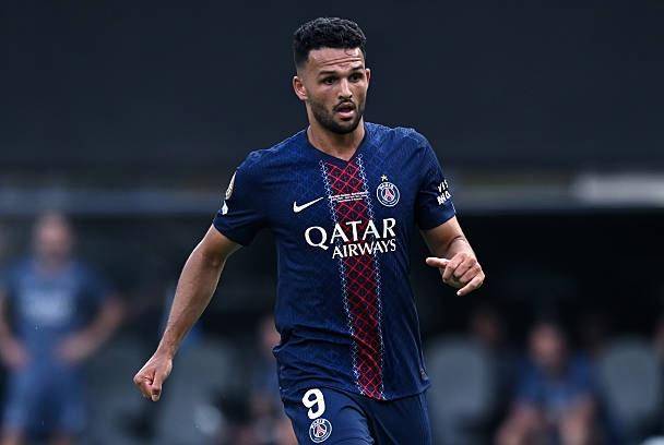 AC米兰锋线引援提速，关注巴黎双星，李刚仁在列