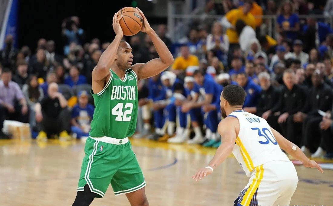 霍福德加盟金州 勇士强势冲击三连冠