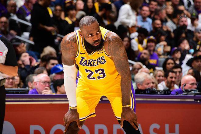 德玛尔德罗赞：中投王者的复兴之旅，圣安东尼奥马刺的得分保障。