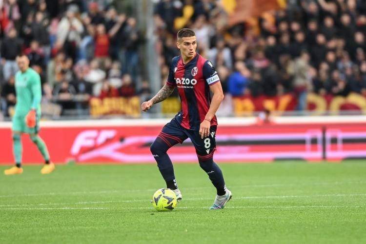 迪马济奥:罗马努力引进多明戈斯,继续与博洛尼亚、球员团队接触