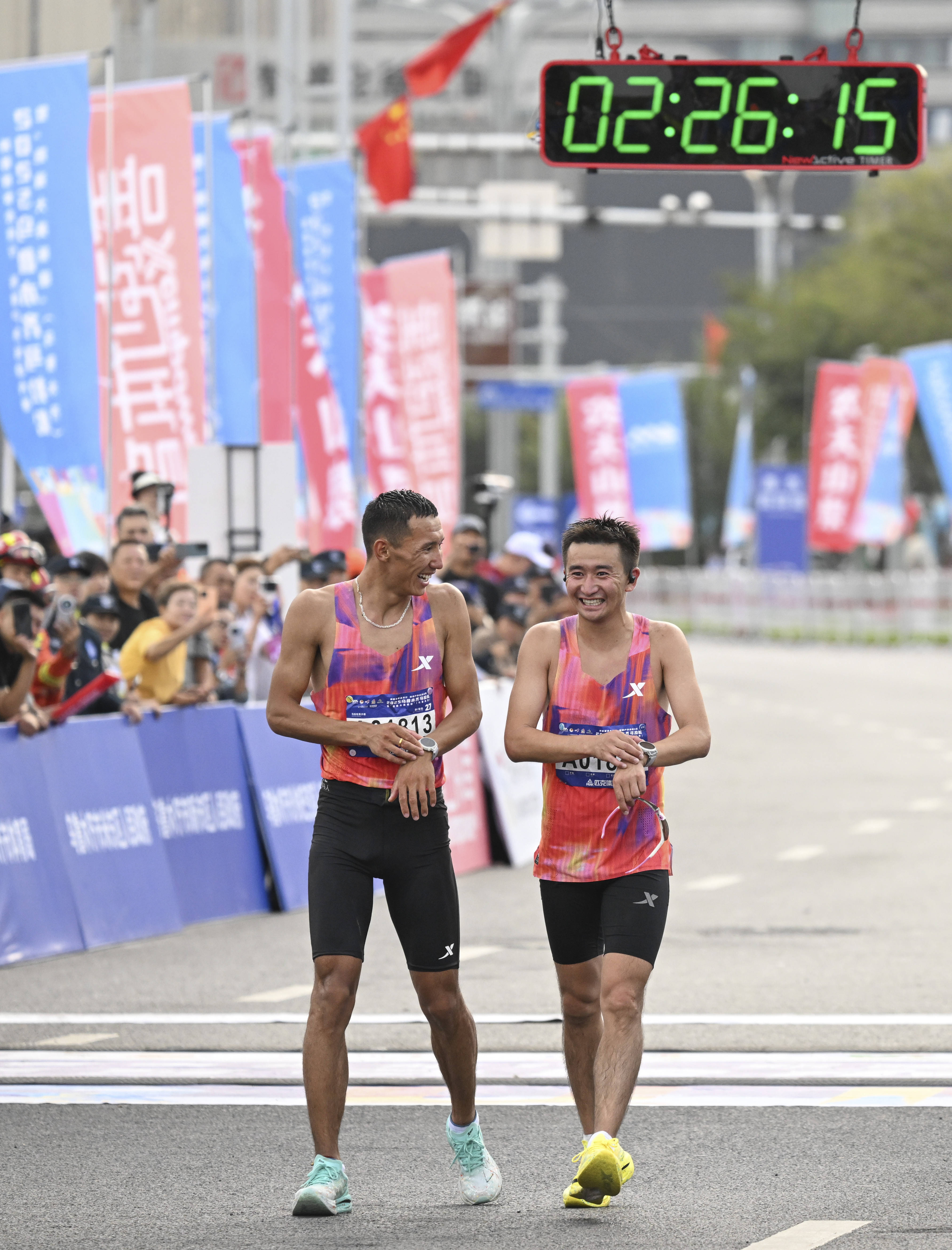 (体育)马拉松——2025乌鲁木齐马拉松开跑