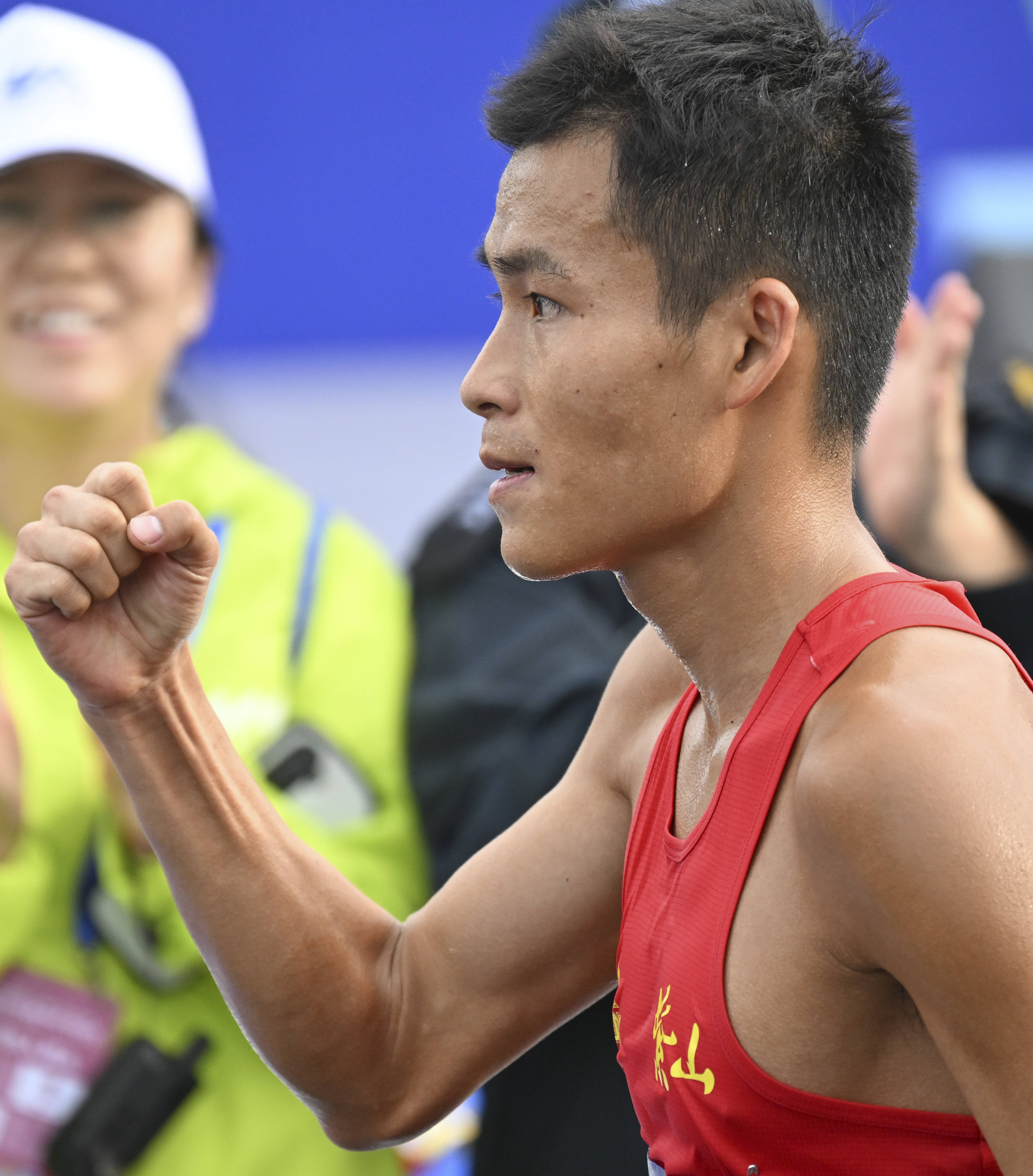 (体育)马拉松——2025乌鲁木齐马拉松开跑