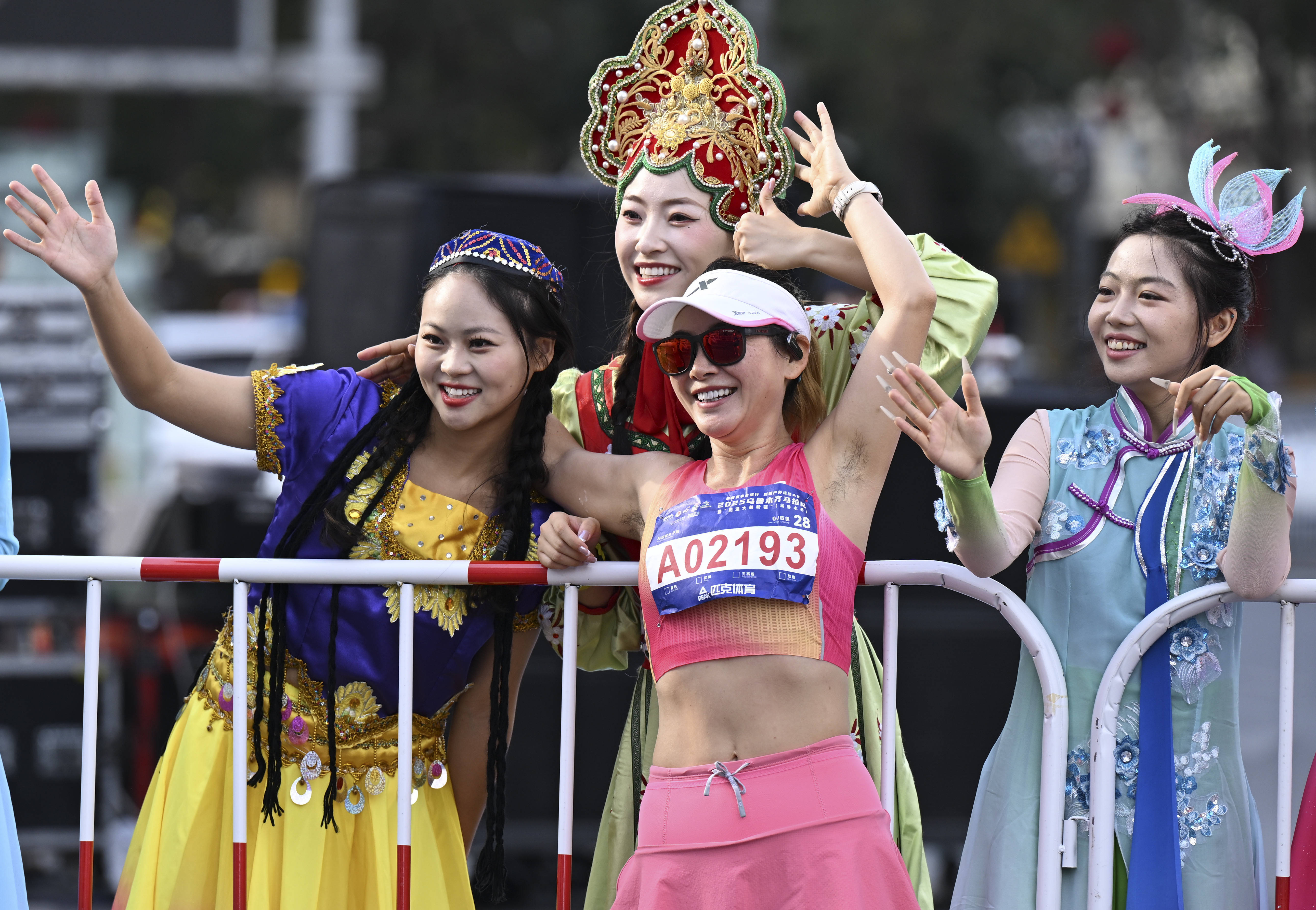 (体育)马拉松——2025乌鲁木齐马拉松开跑