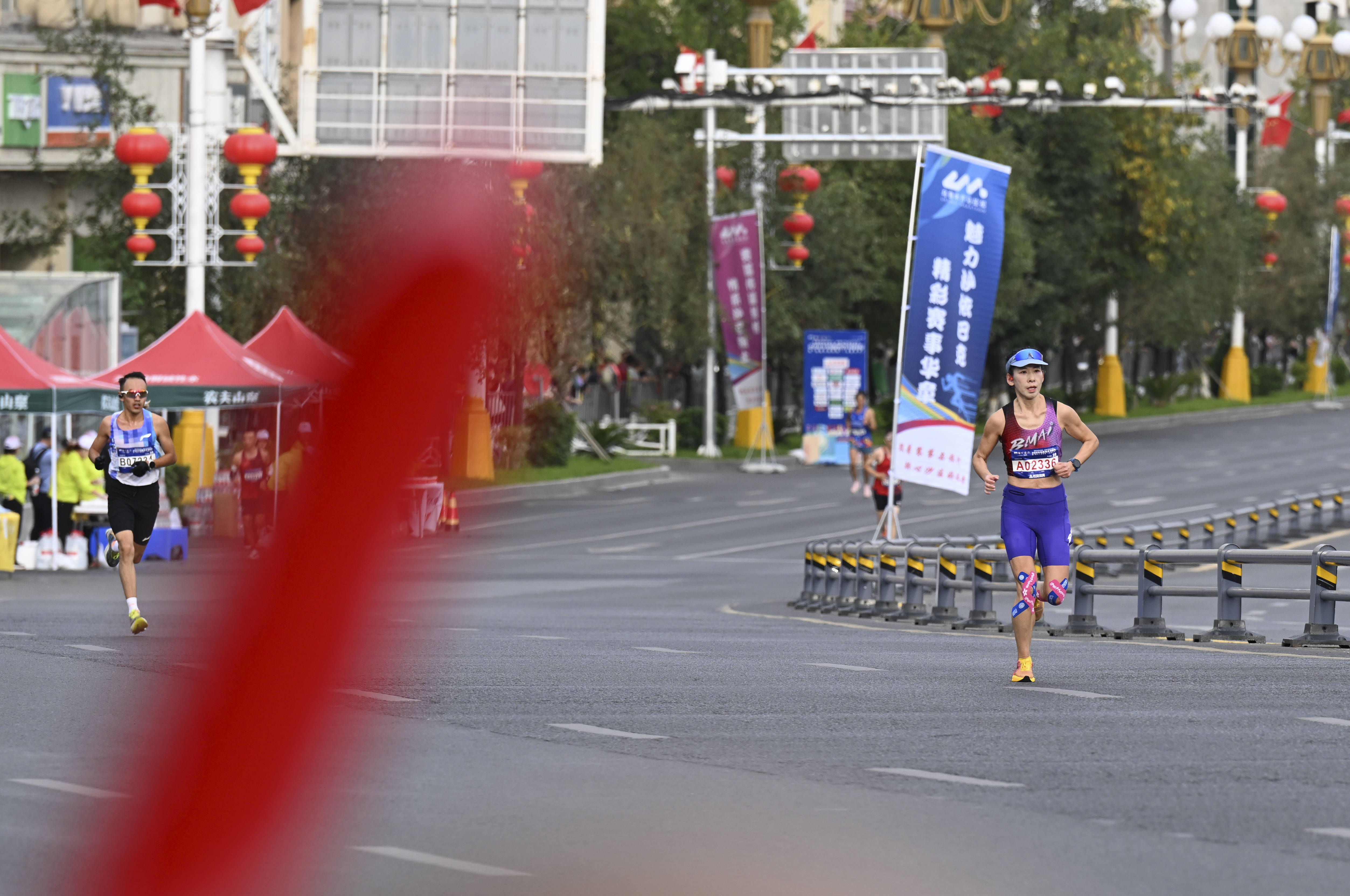 (体育)马拉松——2025乌鲁木齐马拉松开跑