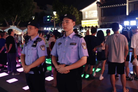 “苏超”拼尽全力 苏州公安共赴热爱