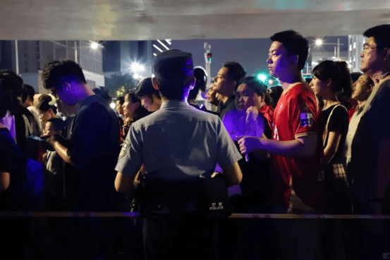 “苏超”拼尽全力 苏州公安共赴热爱