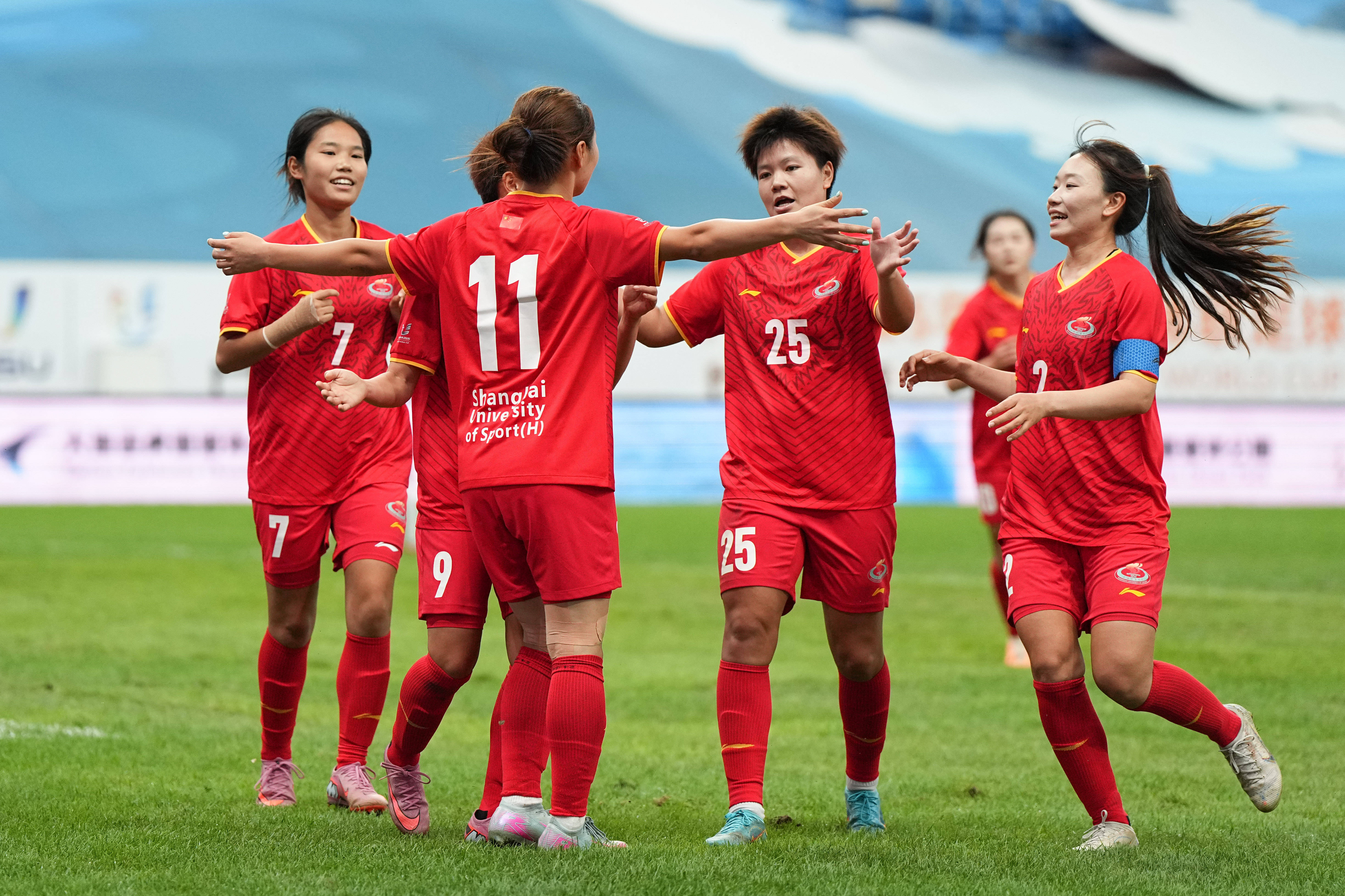 （体育）足球——国际大体联足球世界杯揭幕战：上海体育大学女队胜瓦伦西亚大学女队