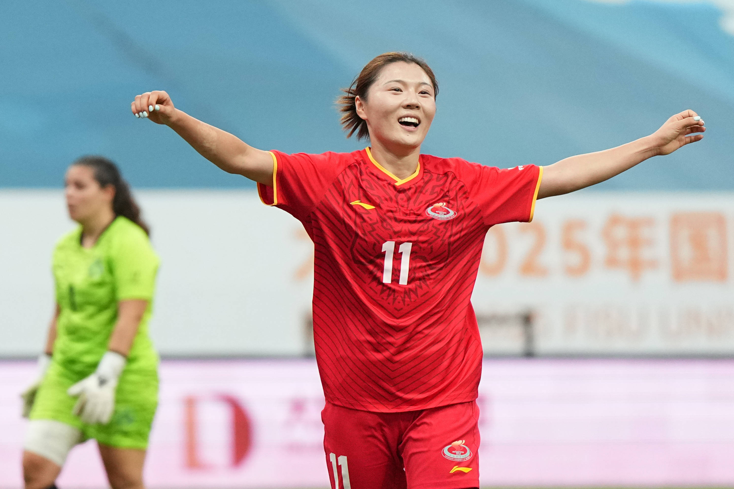 （体育）足球——国际大体联足球世界杯揭幕战：上海体育大学女队胜瓦伦西亚大学女队