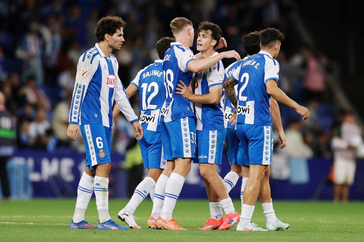 今日足球：亨克对阵皇家贝蒂斯、弗赖堡对阵乌得勒支