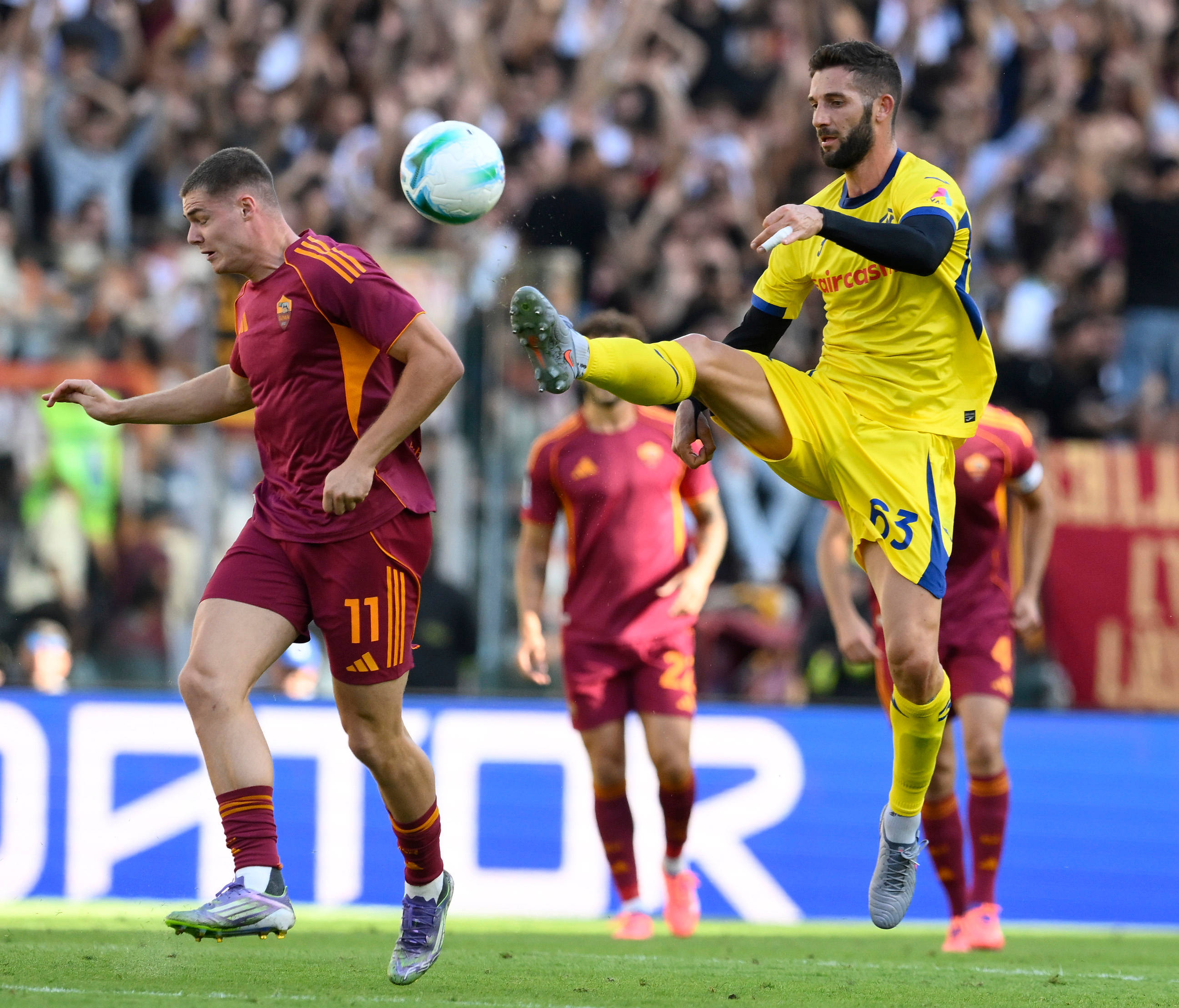 (体育)足球——意甲:罗马胜维罗纳