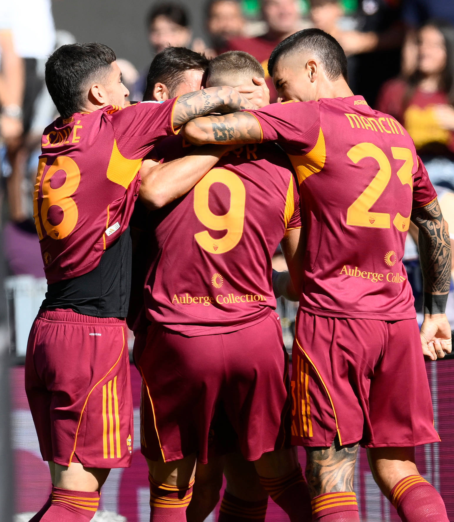 (体育)足球——意甲:罗马胜维罗纳