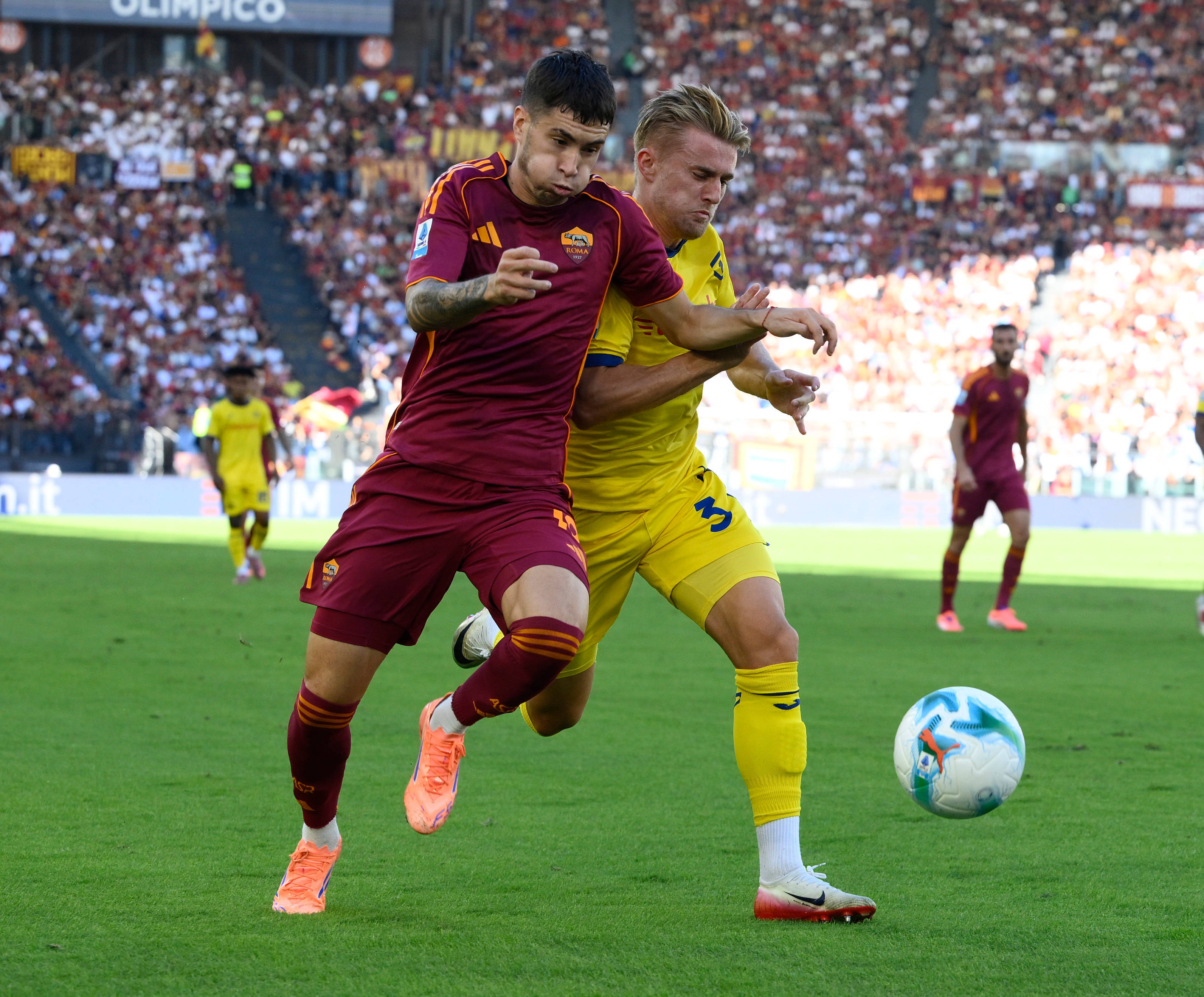 (体育)足球——意甲:罗马胜维罗纳