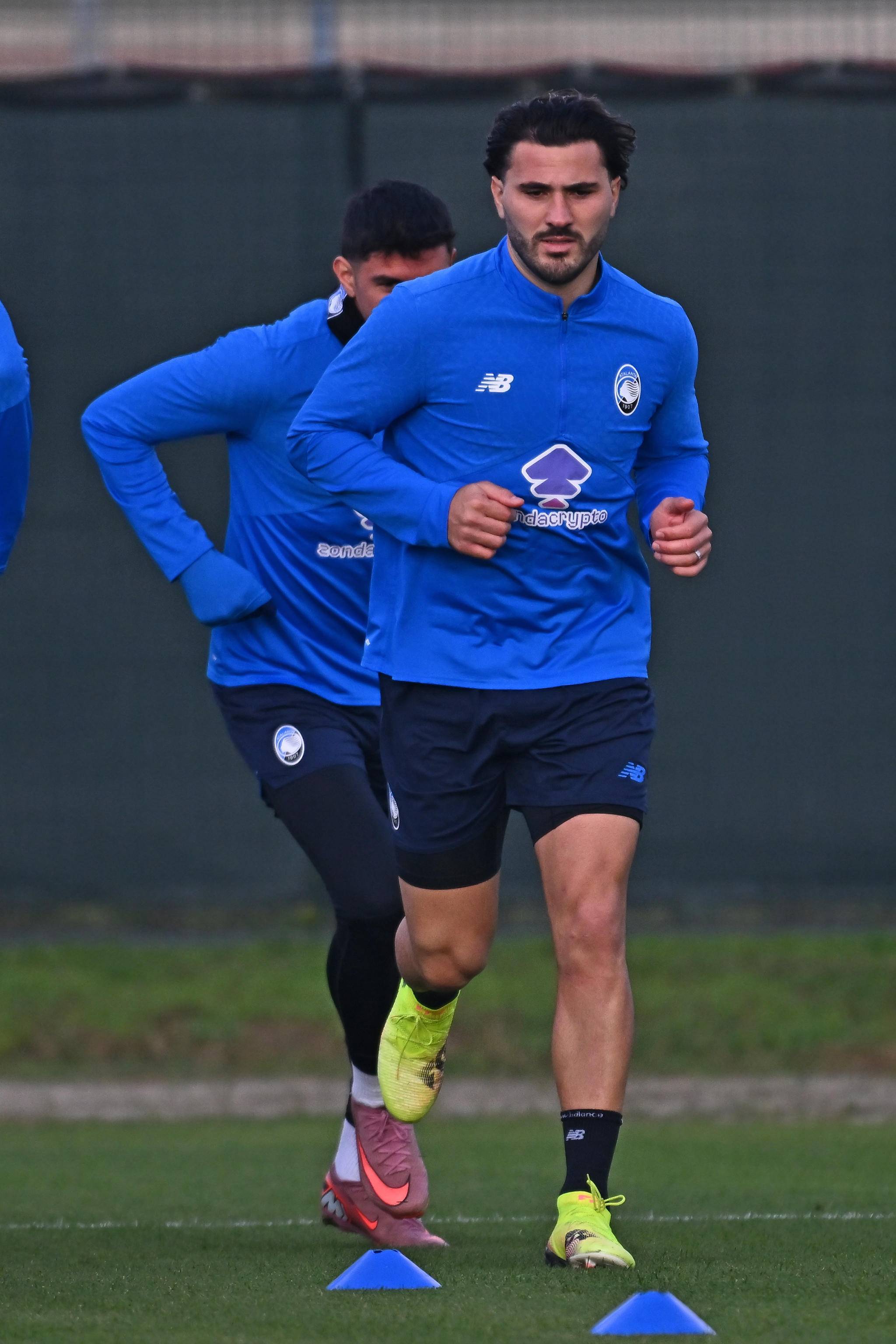 （外代二线）足球——欧冠联赛：亚特兰大赛前备战