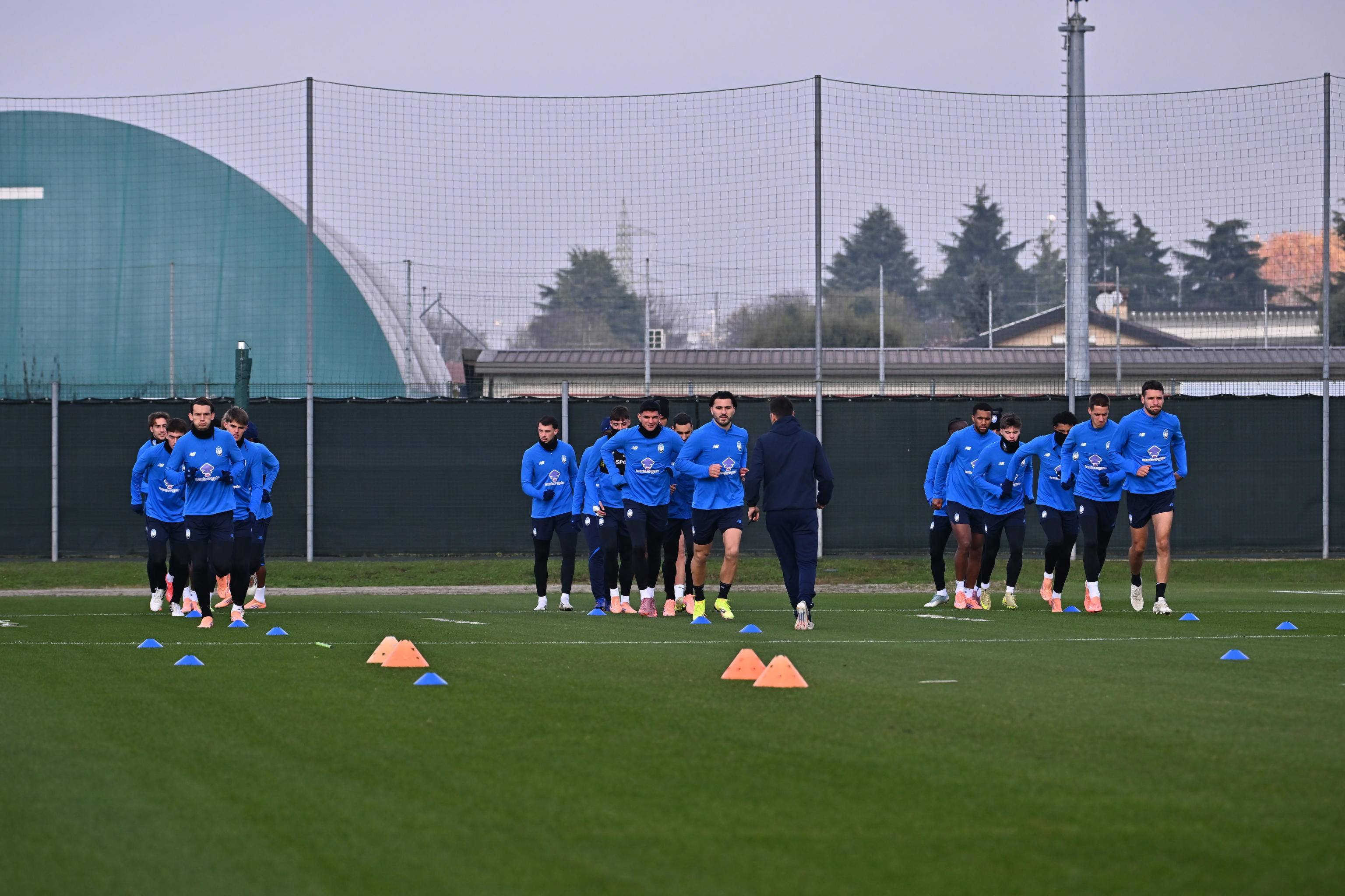 （外代二线）足球——欧冠联赛：亚特兰大赛前备战